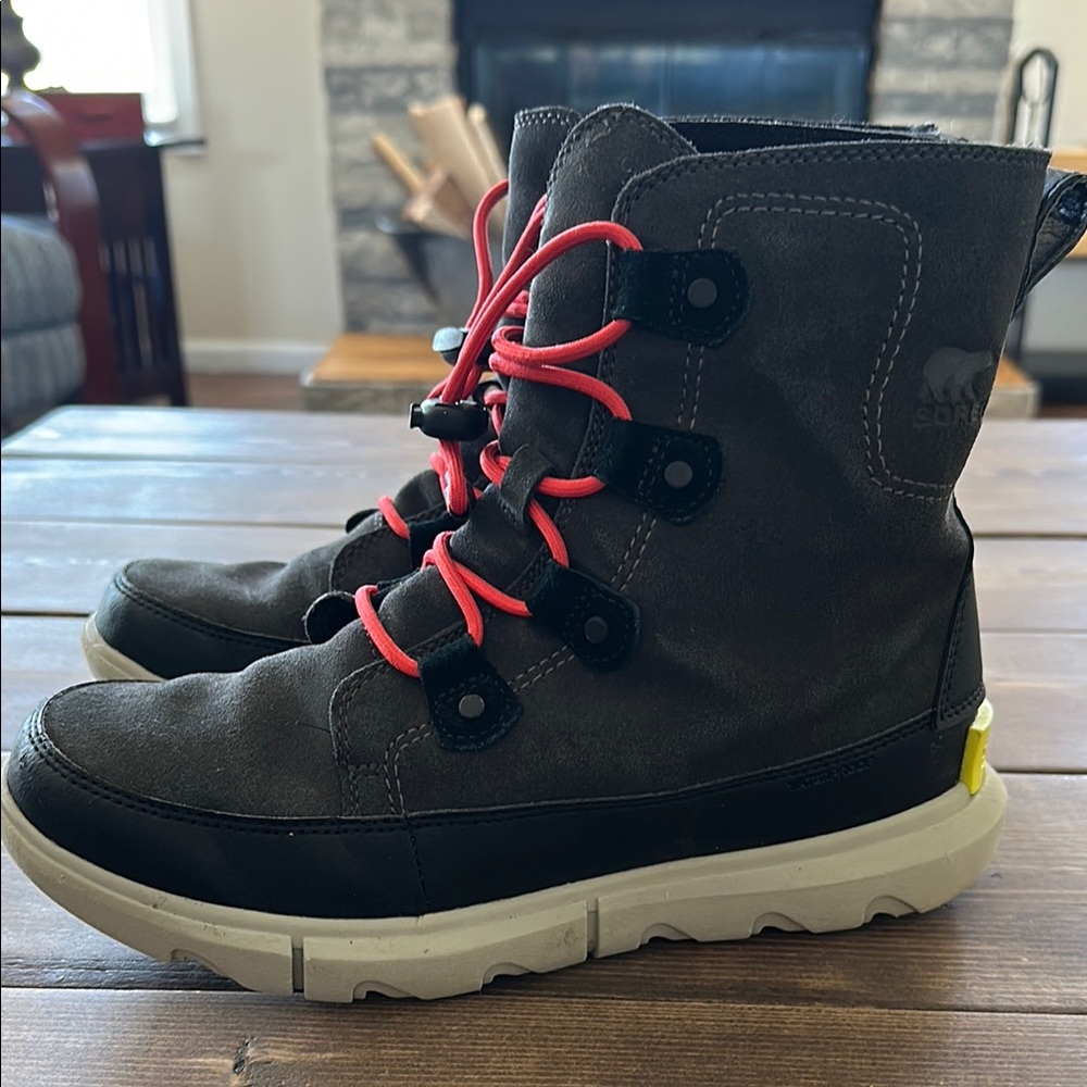 Sorel Kids Boots - Black and Red